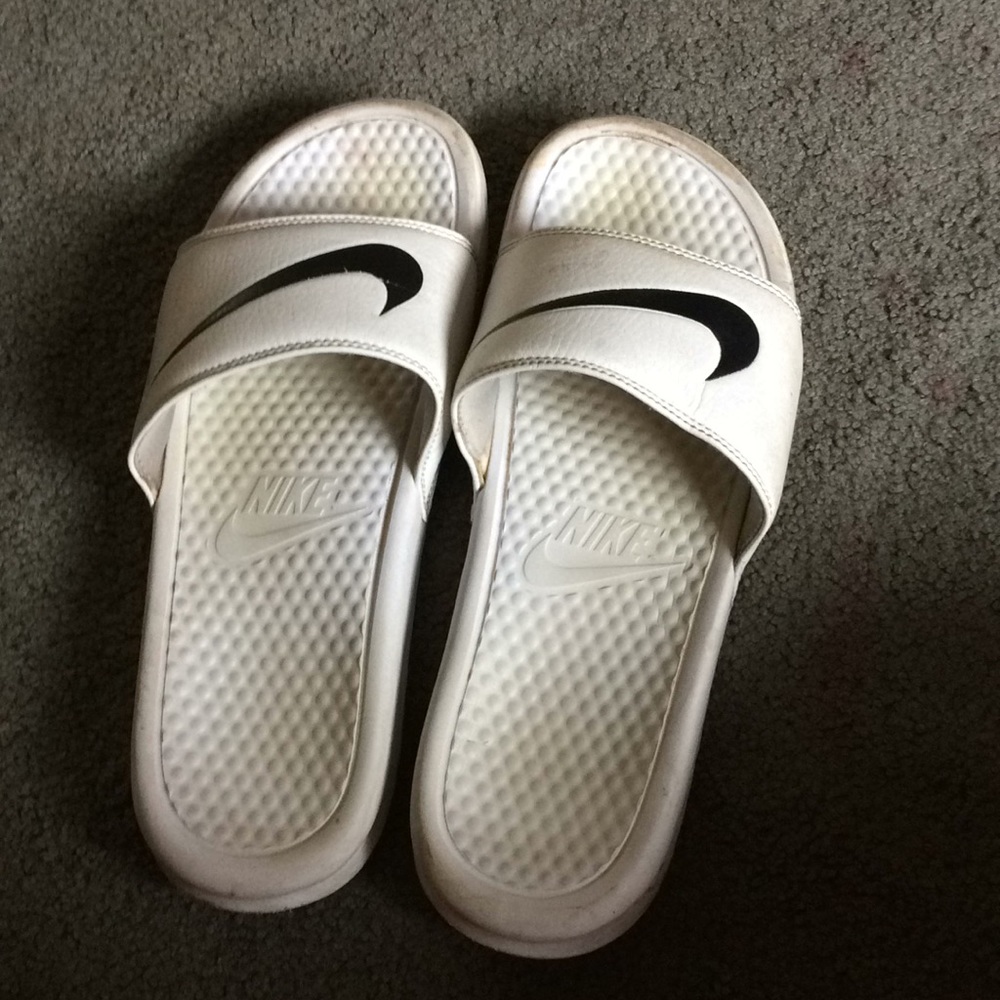 WHITE NIKE SLIDES